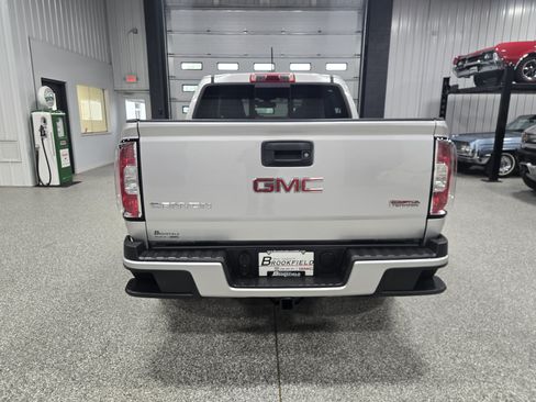 Used 2015 GMC Canyon SLE w/ All-Terrain Package AWD/4WD image 4