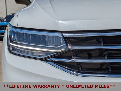 Used 2023 Volkswagen Tiguan SE image 11