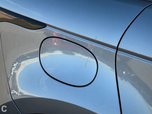 Used 2020 Land Rover Range Rover Evoque SE image 7