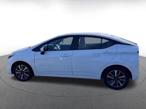 Used 2025 Nissan Versa SV image 5