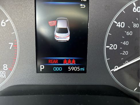 Used 2024 Toyota Corolla SE w/ SE Premium Package FWD image 9