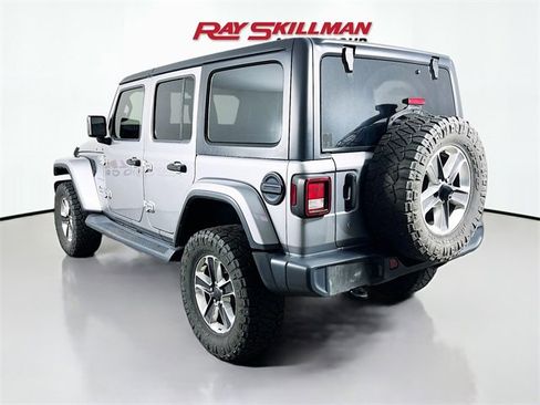 Used 2020 Jeep Wrangler Unlimited Sahara image 5