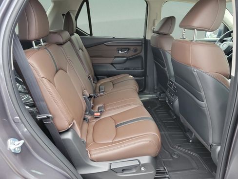 New 2026 Honda Pilot Touring image 10