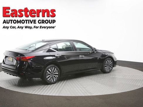 Used 2023 Nissan Altima 2.5 SV FWD image 41
