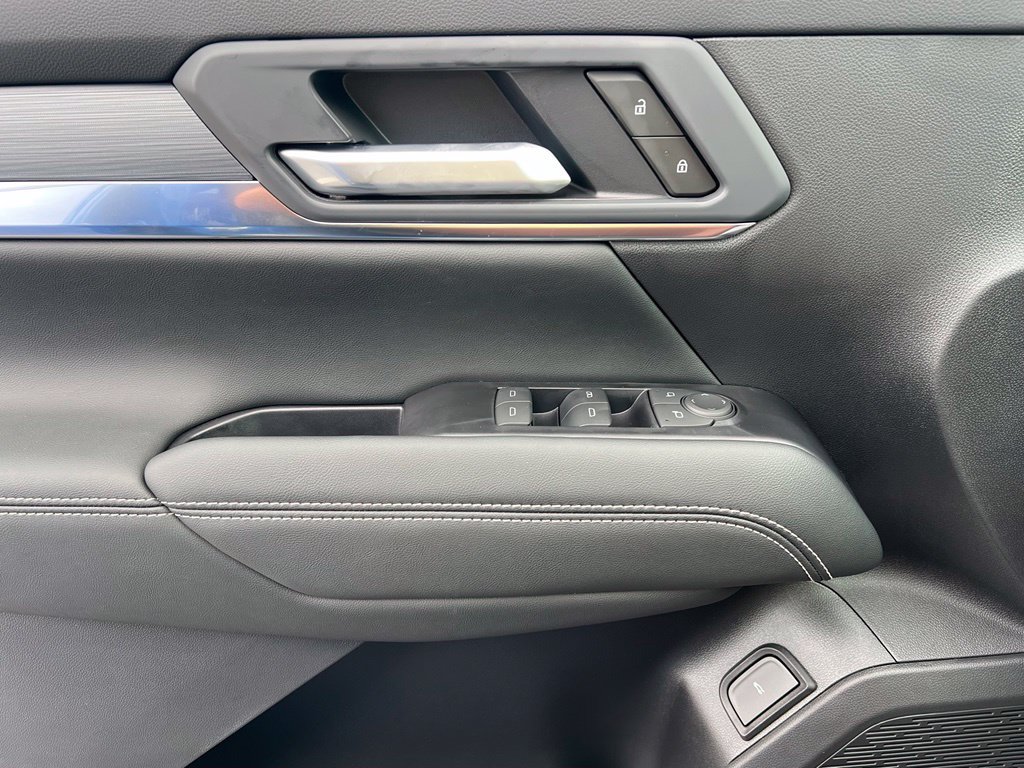 New 2027 GMC Terrain Elevation w/ Elevation Premium Package FWD image 18