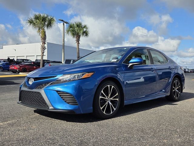 Used 2018 Toyota Camry SE w/ Moonroof Package FWD image 2