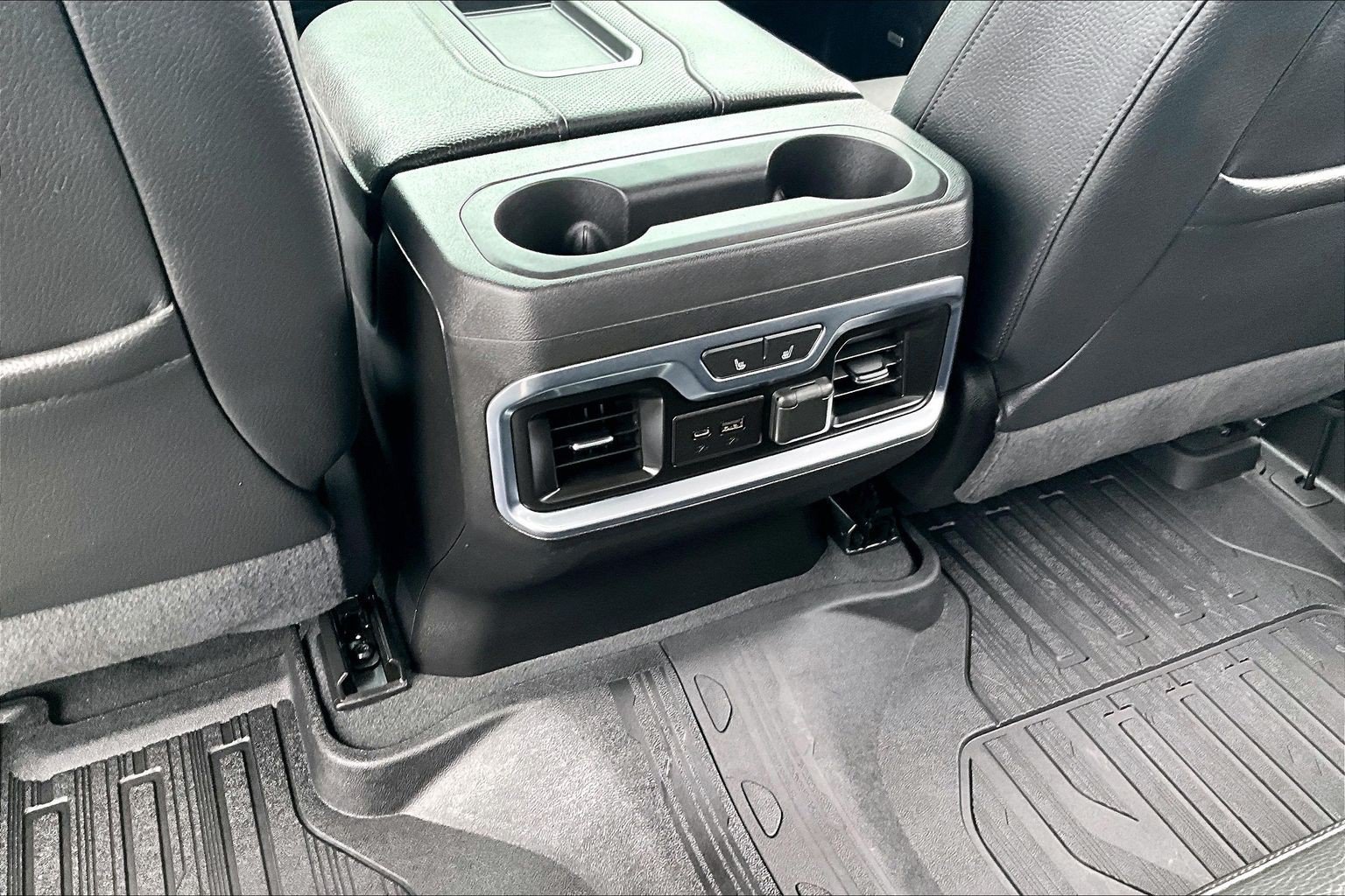 Used 2021 GMC Sierra 3500 Denali w/ Denali Ultimate Package AWD/4WD image 25