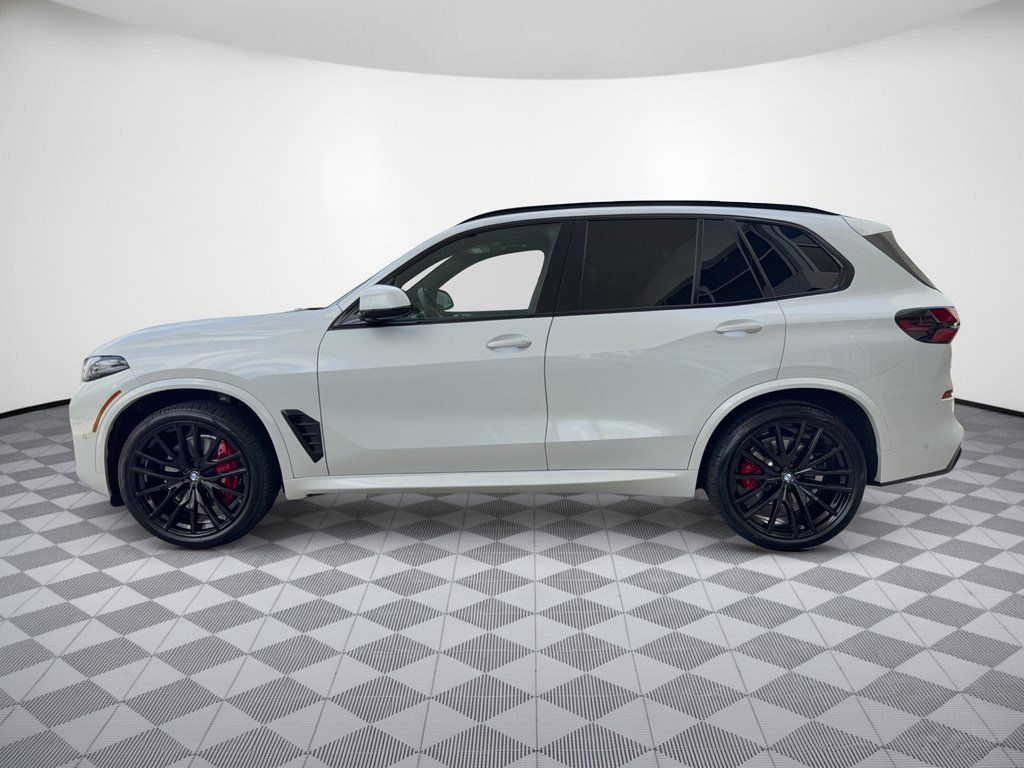Used 2026 BMW X5 sDrive40i w/ M Sport Package RWD image 2