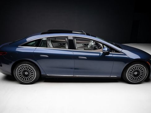 Used 2022 Mercedes-Benz EQS 580 4MATIC Sedan image 35