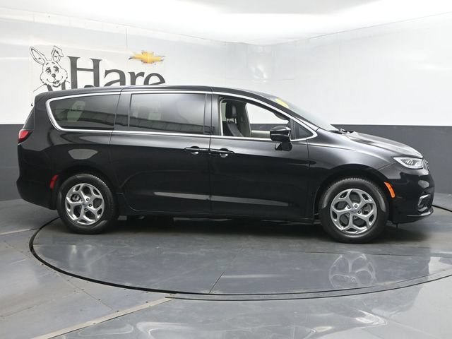 Used 2024 Chrysler Pacifica Limited AWD/4WD image 53