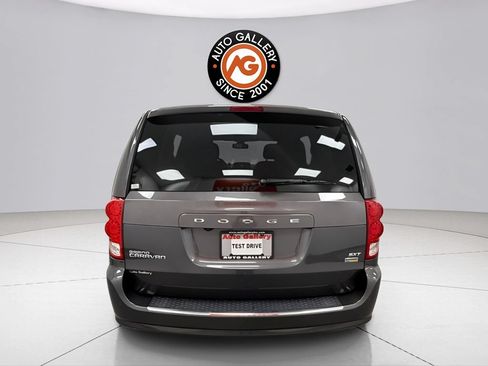 Used 2019 Dodge Grand Caravan SXT FWD image 4