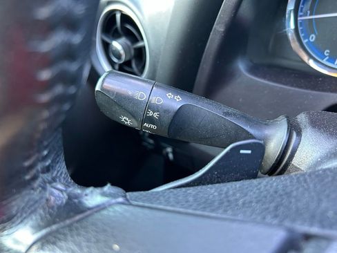 Used 2019 Toyota Corolla SE FWD image 22