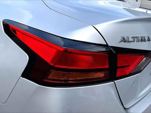 Used 2024 Nissan Altima 2.5 SV image 28