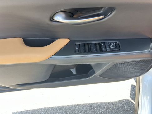 Used 2025 Lexus UX 300h AWD w/ Cold Area Package image 15