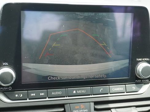 Used 2025 Nissan Altima 2.5 SV FWD image 11