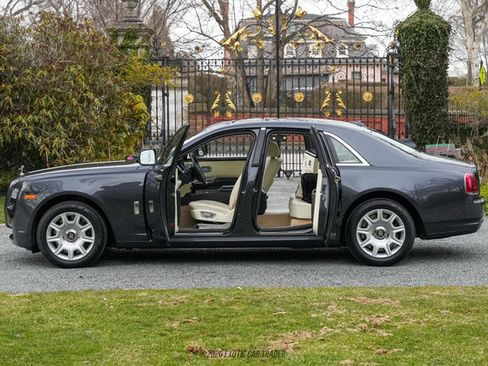 Used 2011 Rolls-Royce Ghost image 15