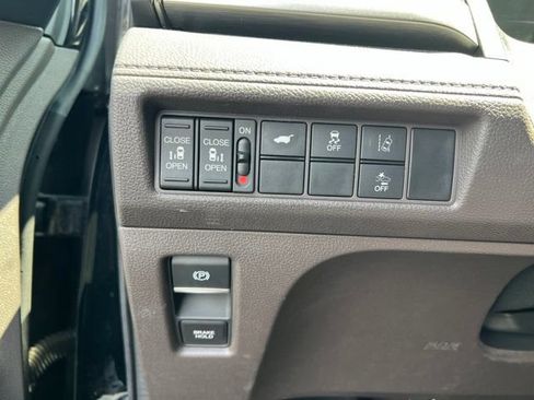 Used 2018 Honda Odyssey EX-L image 10