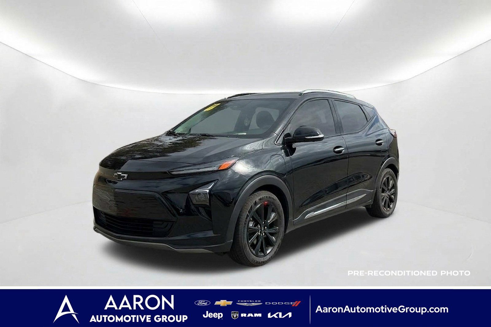 Used 2023 Chevrolet Bolt EUV Premier w/ Redline Edition FWD image 1