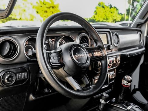 Used 2022 Jeep Wrangler Sport AWD/4WD image 13