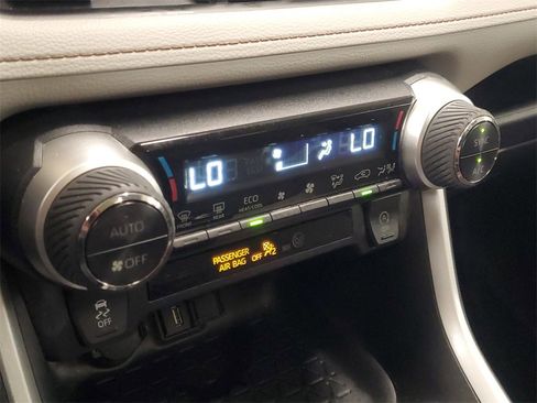 Used 2022 Toyota RAV4 XLE image 30