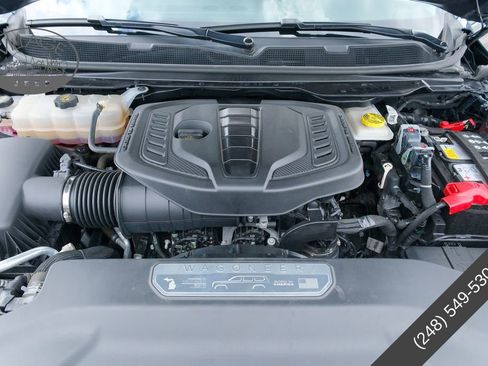 Used 2024 Jeep Wagoneer 4WD w/ Premium Group I image 11