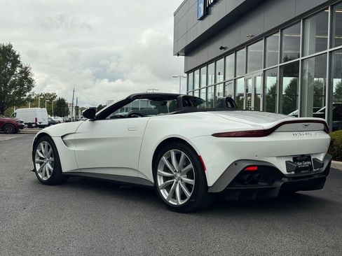 Used 2023 Aston Martin V8 Vantage Roadster RWD image 4