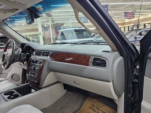 Used 2011 Chevrolet Avalanche LT w/ Regional Value Package RWD image 19