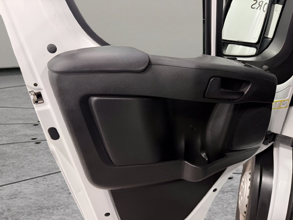 Used 2025 RAM ProMaster 2500 w/ Convenience Group FWD image 10