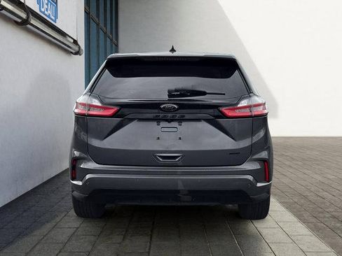 Used 2022 Ford Edge SE w/ Black Appearance Package AWD/4WD image 4