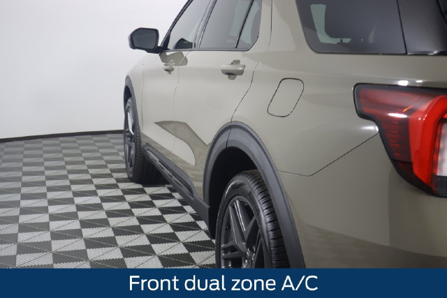 New 2026 Ford Explorer ST-Line w/ ST-Line Street Pack AWD/4WD image 18