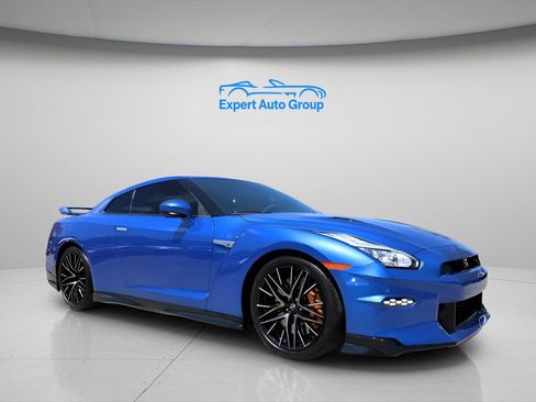 Used 2024 Nissan GT-R w/ Floor Mat Package AWD/4WD image 5