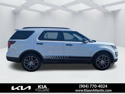 Used 2016 Ford Explorer Sport w/ Equipment Group 401A AWD/4WD image 2