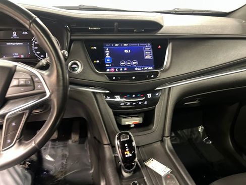 Certified 2021 Cadillac XT5 Premium Luxury image 21