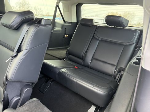 Used 2025 Ford Expedition Max Platinum AWD/4WD image 30