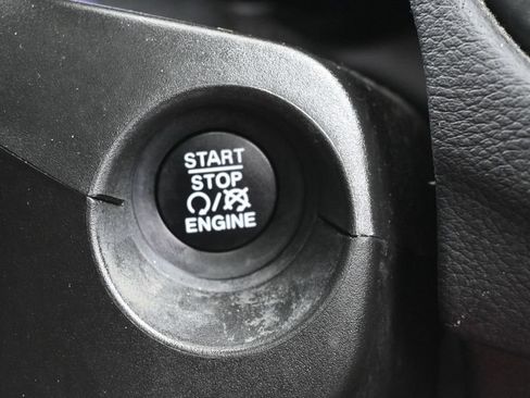 Used 2020 Jeep Compass Latitude FWD image 29