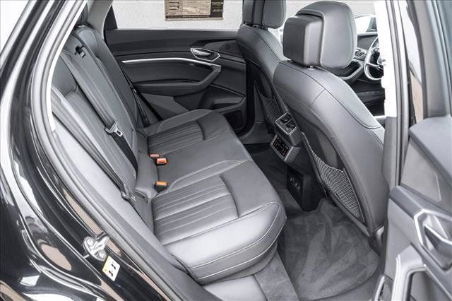 Used 2024 Audi Q8 e-tron Premium Plus AWD/4WD image 25