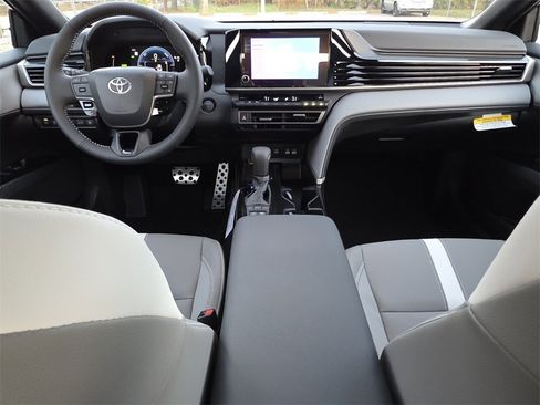 New 2026 Toyota Camry SE image 5