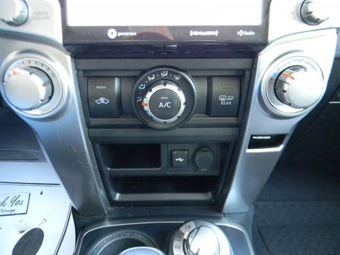 Used 2022 Toyota 4Runner SR5 Premium w/ Moonroof Package AWD/4WD image 15