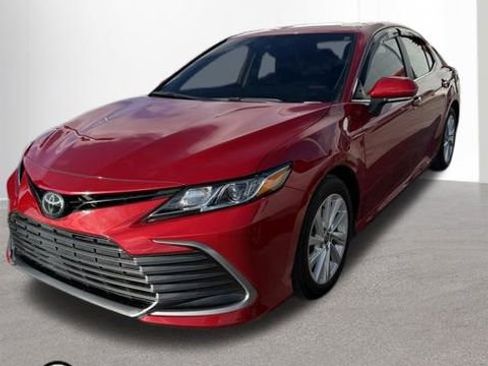 Used 2023 Toyota Camry LE image 8