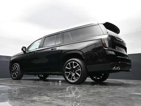 Used 2025 Chevrolet Suburban RST w/ Comfort Package AWD/4WD image 50