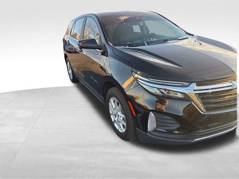 Used 2022 Chevrolet Equinox LT w/ Driver Convenience Package image 6