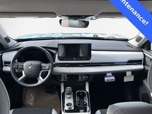 New 2025 Mitsubishi Outlander SE image 36