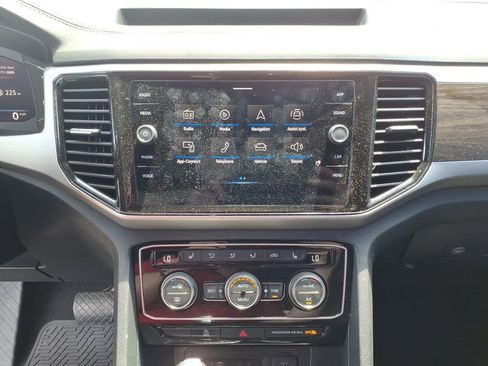Used 2022 Volkswagen Atlas SE AWD/4WD image 11
