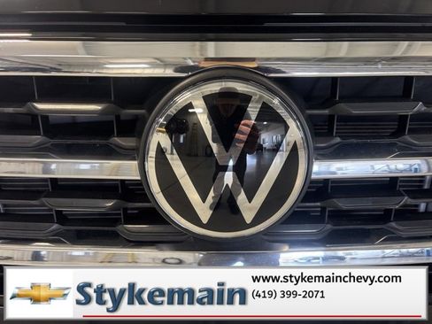 Used 2022 Volkswagen Atlas Cross Sport SEL R-Line image 40