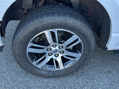 Used 2022 Ford F150 Lariat image 32