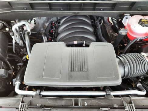 New 2025 Chevrolet Suburban Premier image 22