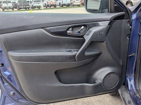 Used 2019 Nissan Rogue SL image 10