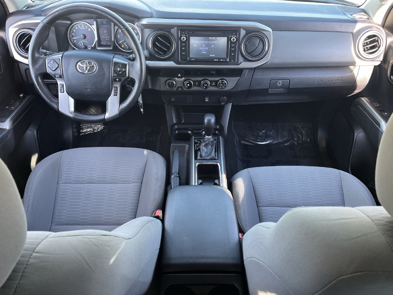 Used 2018 Toyota Tacoma SR5 AWD/4WD image 9
