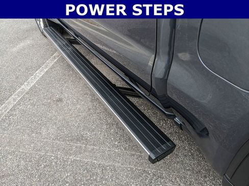 Used 2022 GMC Sierra 1500 Denali w/ Denali Premium Package image 11