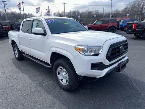Used 2021 Toyota Tacoma SR image 11